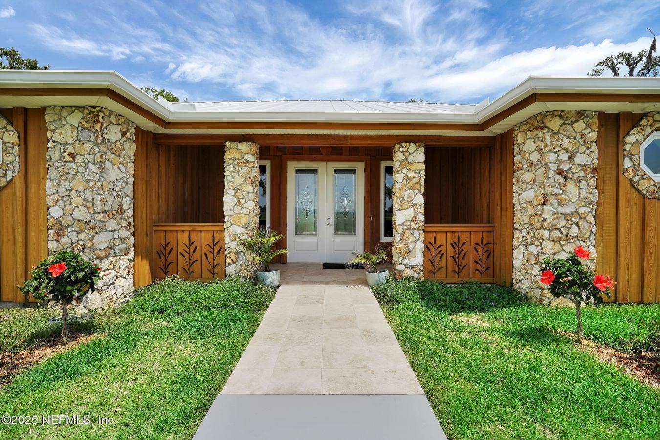 East Palatka, Florida, 32131, United States, 5 Bedrooms Bedrooms, ,3 BathroomsBathrooms,Residential,For Sale,1844452