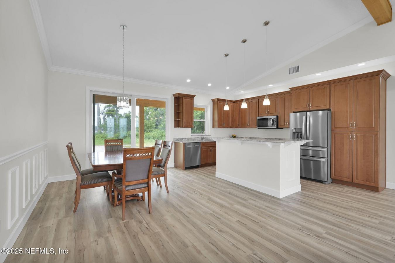 East Palatka, Florida, 32131, United States, 5 Bedrooms Bedrooms, ,3 BathroomsBathrooms,Residential,For Sale,1844452