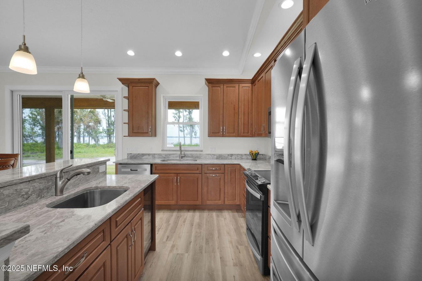 East Palatka, Florida, 32131, United States, 5 Bedrooms Bedrooms, ,3 BathroomsBathrooms,Residential,For Sale,1844452