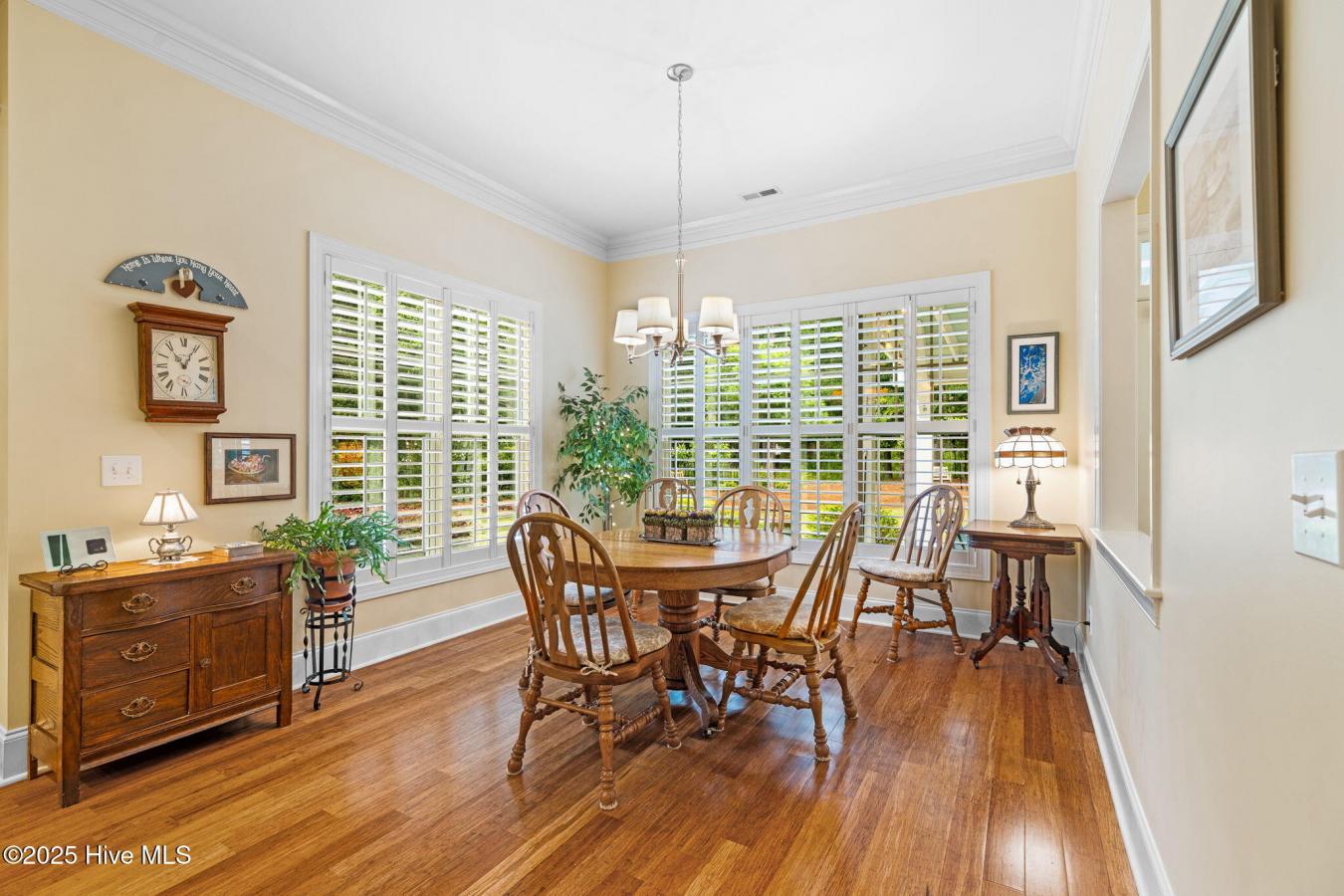 Wilmington, North Carolina, 28409, United States, 4 Bedrooms Bedrooms, ,3 BathroomsBathrooms,Residential,For Sale,1844451