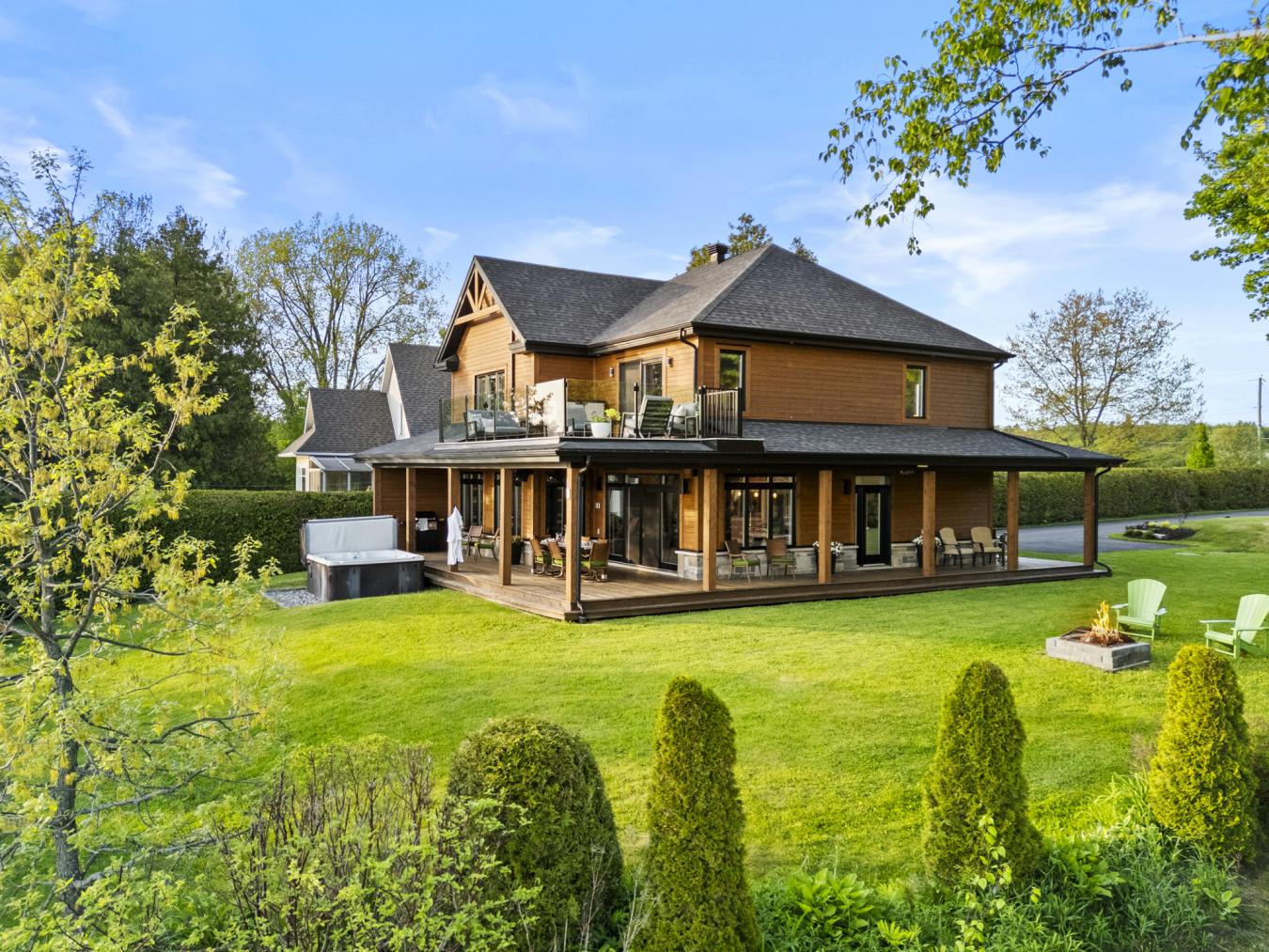 Magog, QC, J1X 3W2, Canada, 4 Bedrooms Bedrooms, ,2 BathroomsBathrooms,Residential,For Sale,1844450