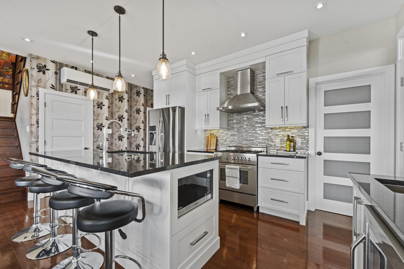 Magog, QC, J1X 3W2, Canada, 4 Bedrooms Bedrooms, ,2 BathroomsBathrooms,Residential,For Sale,1844450