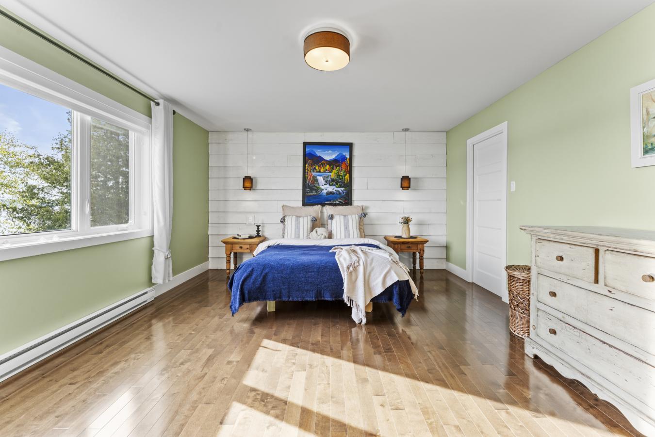 Magog, QC, J1X 3W2, Canada, 4 Bedrooms Bedrooms, ,2 BathroomsBathrooms,Residential,For Sale,1844450