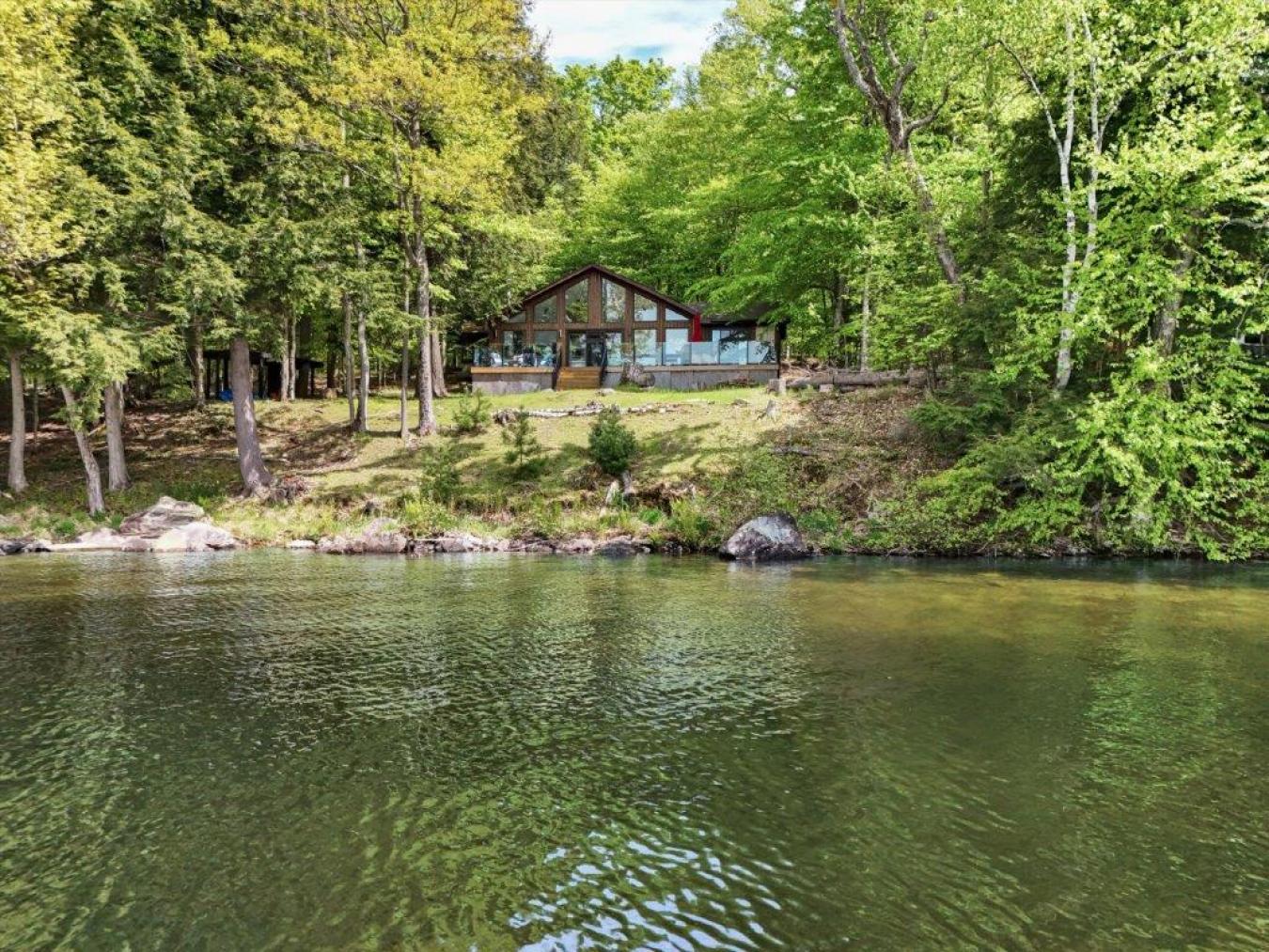 Lake Of Bays, Muskoka, P0B 1A0, Canada, 3 Bedrooms Bedrooms, ,1 BathroomBathrooms,Residential,For Sale,1844449