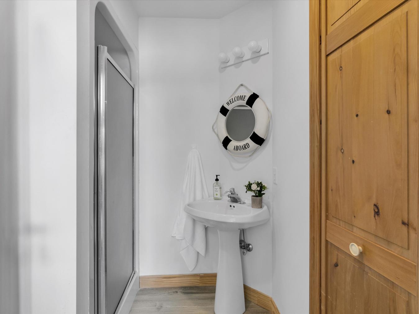 Lake Of Bays, Muskoka, P0B 1A0, Canada, 3 Bedrooms Bedrooms, ,1 BathroomBathrooms,Residential,For Sale,1844449