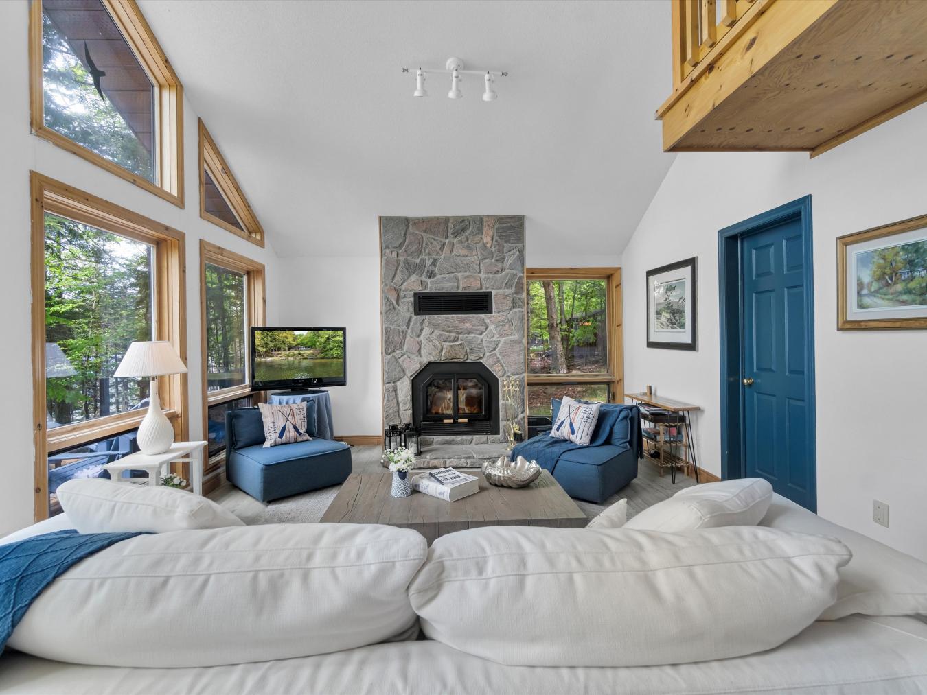 Lake Of Bays, Muskoka, P0B 1A0, Canada, 3 Bedrooms Bedrooms, ,1 BathroomBathrooms,Residential,For Sale,1844449