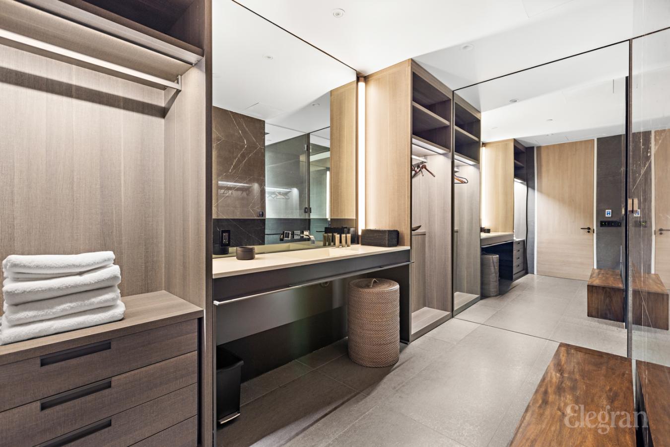 New York, New York, 10001-1314, United States, 3 Bedrooms Bedrooms, ,3 BathroomsBathrooms,Residential,For Sale,1839649