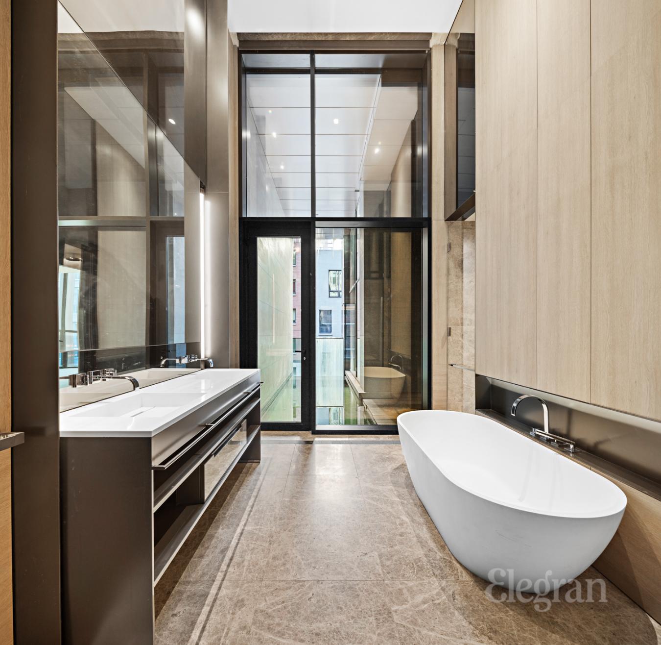 New York, New York, 10001-1314, United States, 3 Bedrooms Bedrooms, ,3 BathroomsBathrooms,Residential,For Sale,1839649