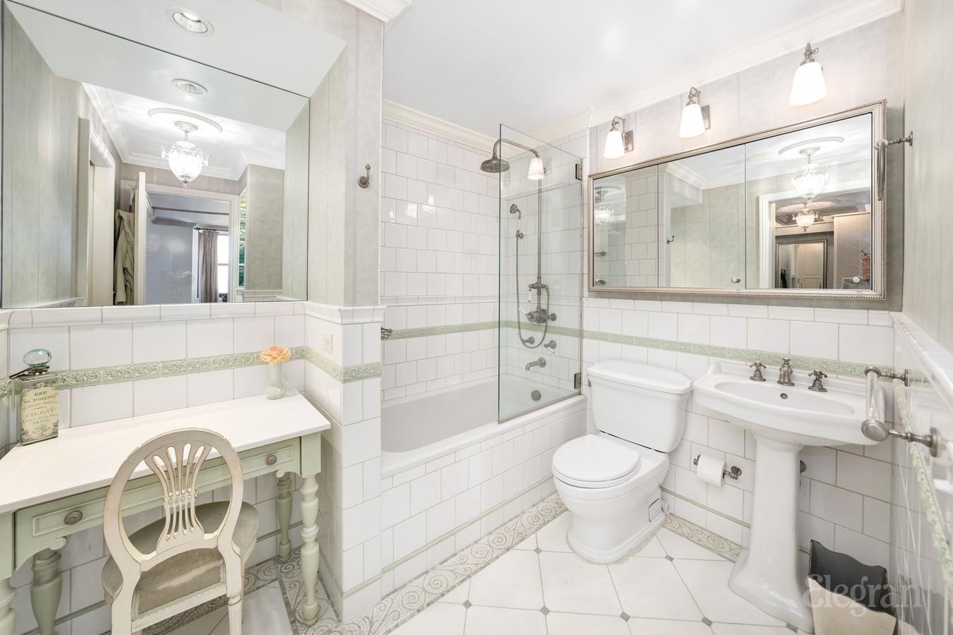 New York, New York, 10128, United States, 2 Bedrooms Bedrooms, ,2 BathroomsBathrooms,Residential,For Sale,1839648