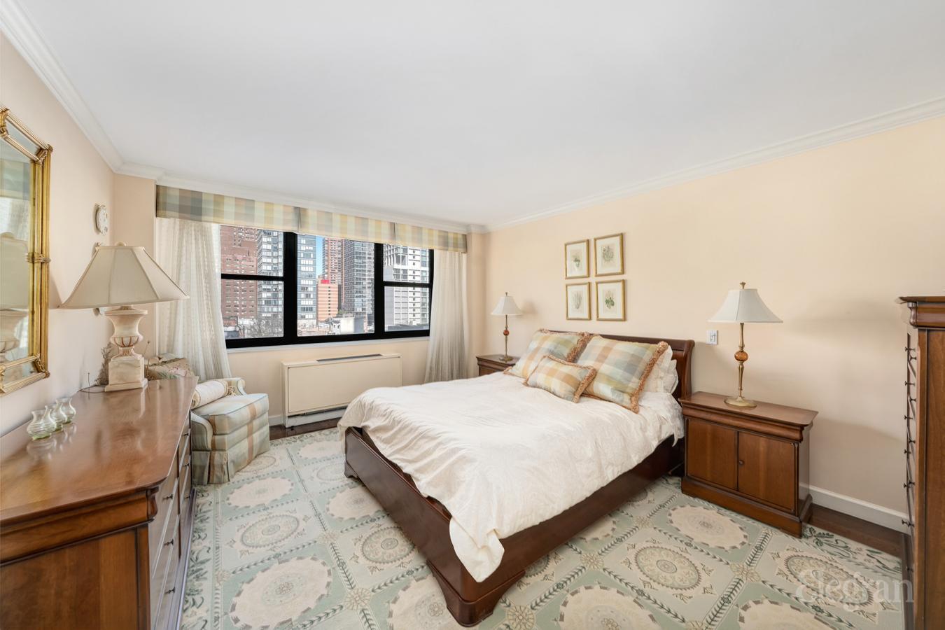 New York, New York, 10128, United States, 2 Bedrooms Bedrooms, ,2 BathroomsBathrooms,Residential,For Sale,1839648