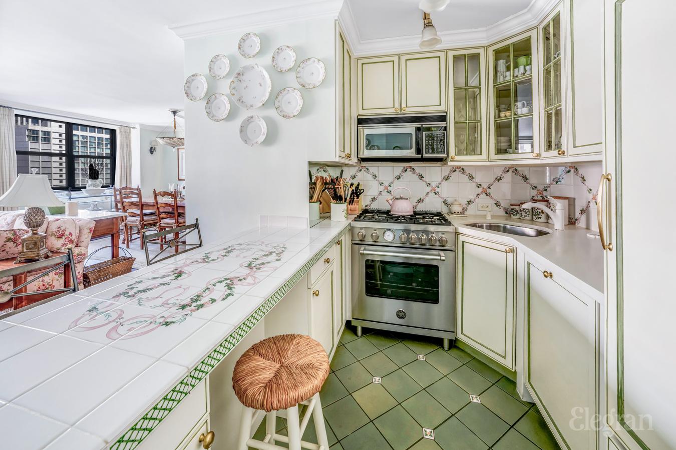 New York, New York, 10128, United States, 2 Bedrooms Bedrooms, ,2 BathroomsBathrooms,Residential,For Sale,1839648