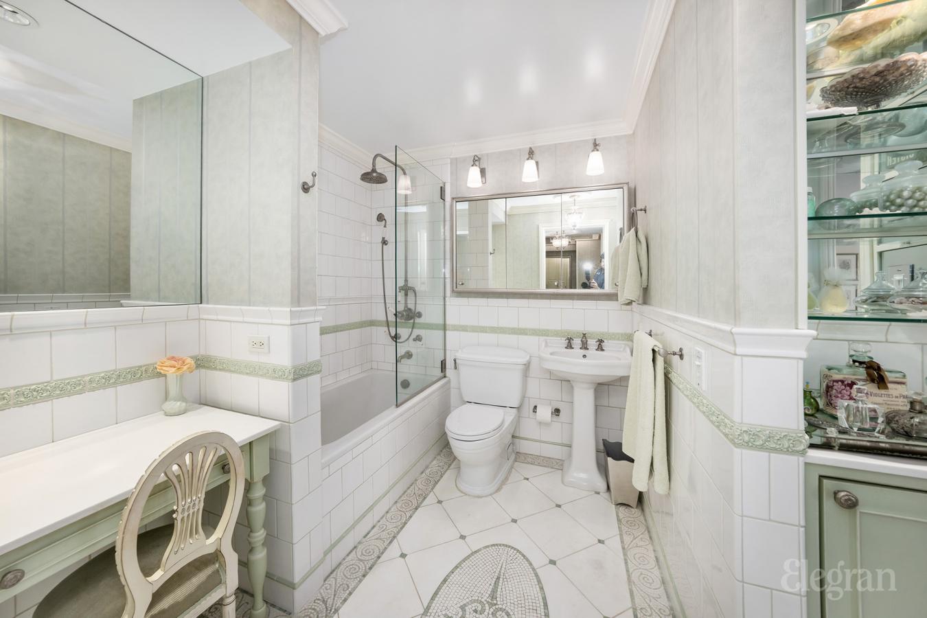 New York, New York, 10128, United States, 2 Bedrooms Bedrooms, ,2 BathroomsBathrooms,Residential,For Sale,1839648
