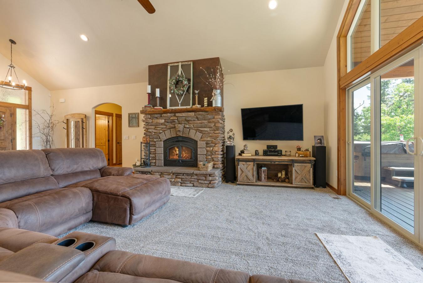 Rathdrum, Kootenai, 83858, United States, 5 Bedrooms Bedrooms, ,3 BathroomsBathrooms,Residential,For Sale,1996549