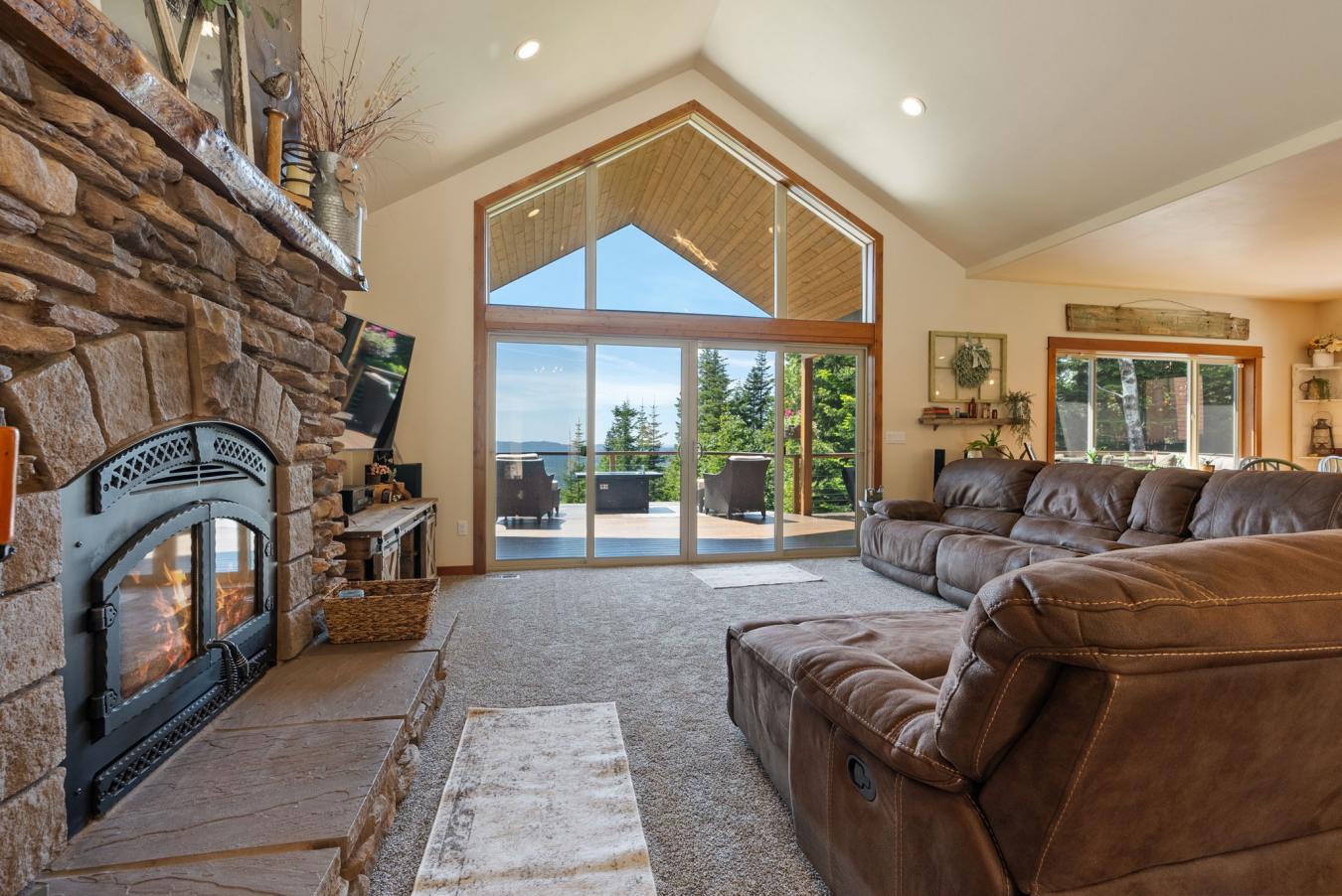 Rathdrum, Kootenai, 83858, United States, 5 Bedrooms Bedrooms, ,3 BathroomsBathrooms,Residential,For Sale,1996549