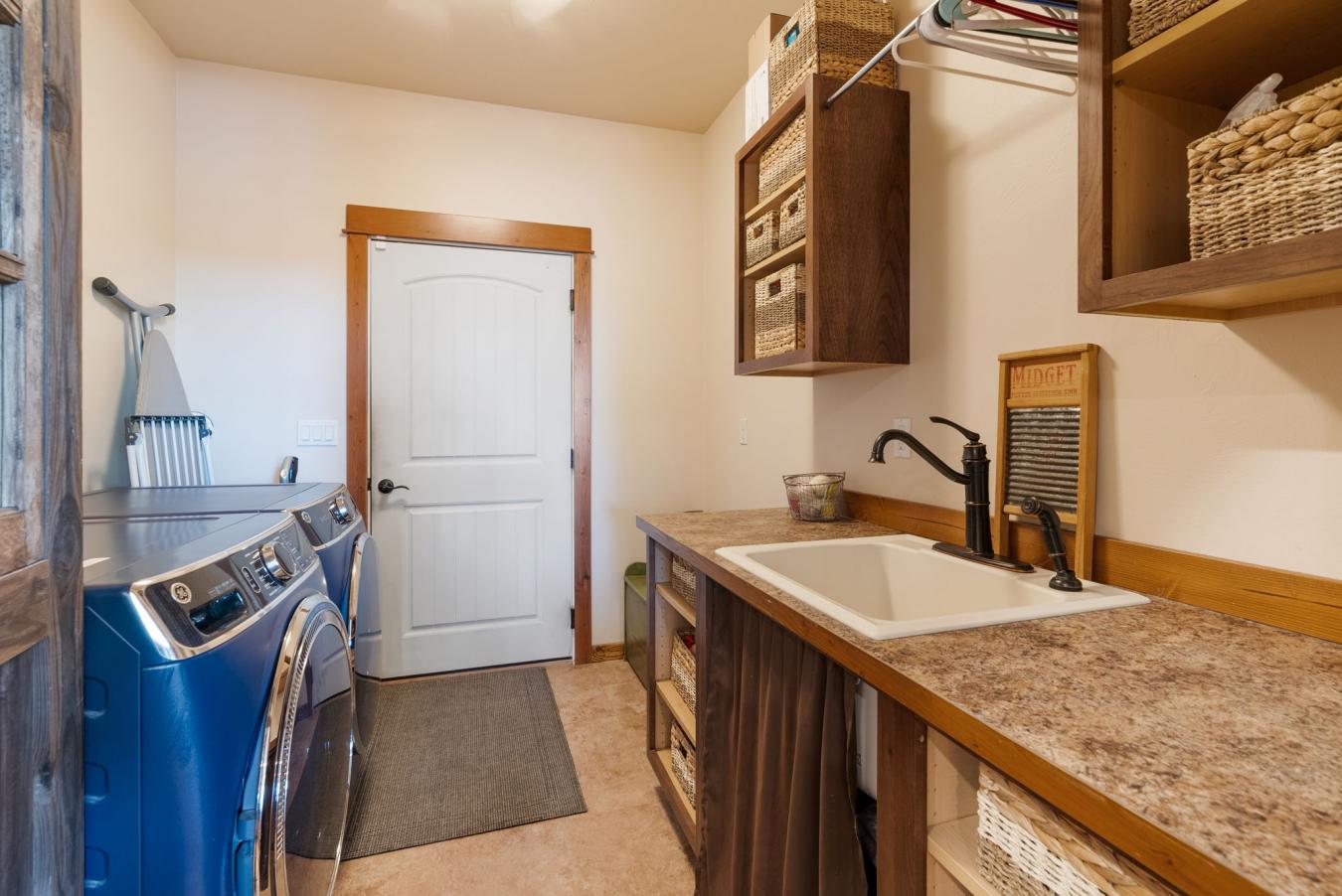 Rathdrum, Kootenai, 83858, United States, 5 Bedrooms Bedrooms, ,3 BathroomsBathrooms,Residential,For Sale,1996549