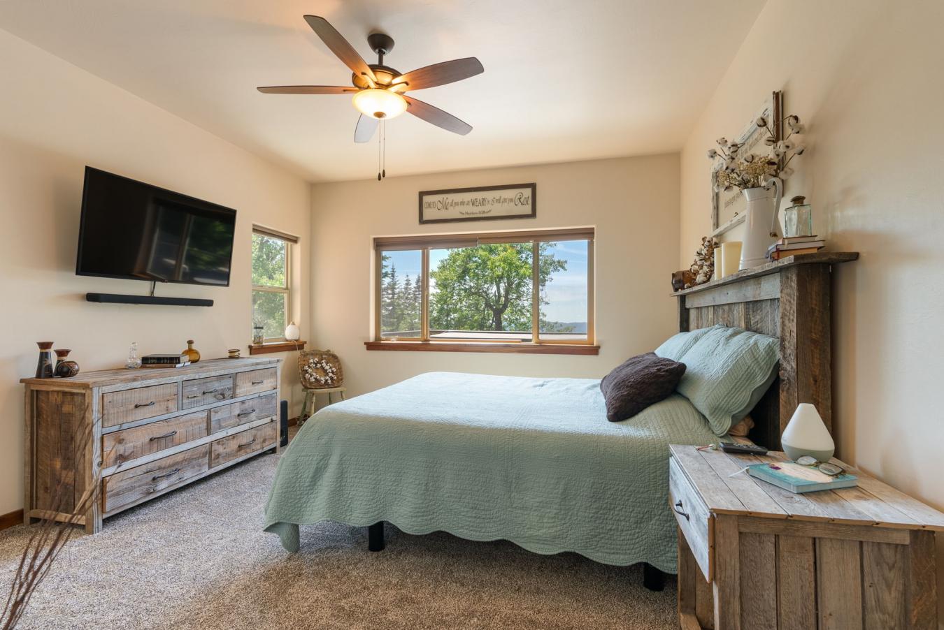 Rathdrum, Kootenai, 83858, United States, 5 Bedrooms Bedrooms, ,3 BathroomsBathrooms,Residential,For Sale,1996549