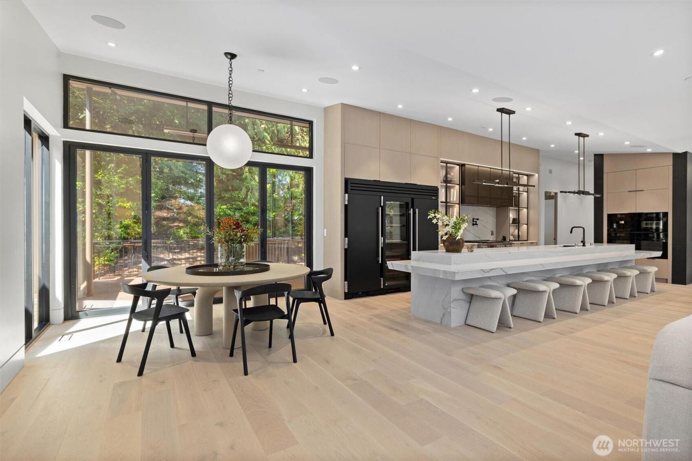 Bellevue, Washington, 98004, United States, 6 Bedrooms Bedrooms, ,7 BathroomsBathrooms,Residential,For Sale,1844440
