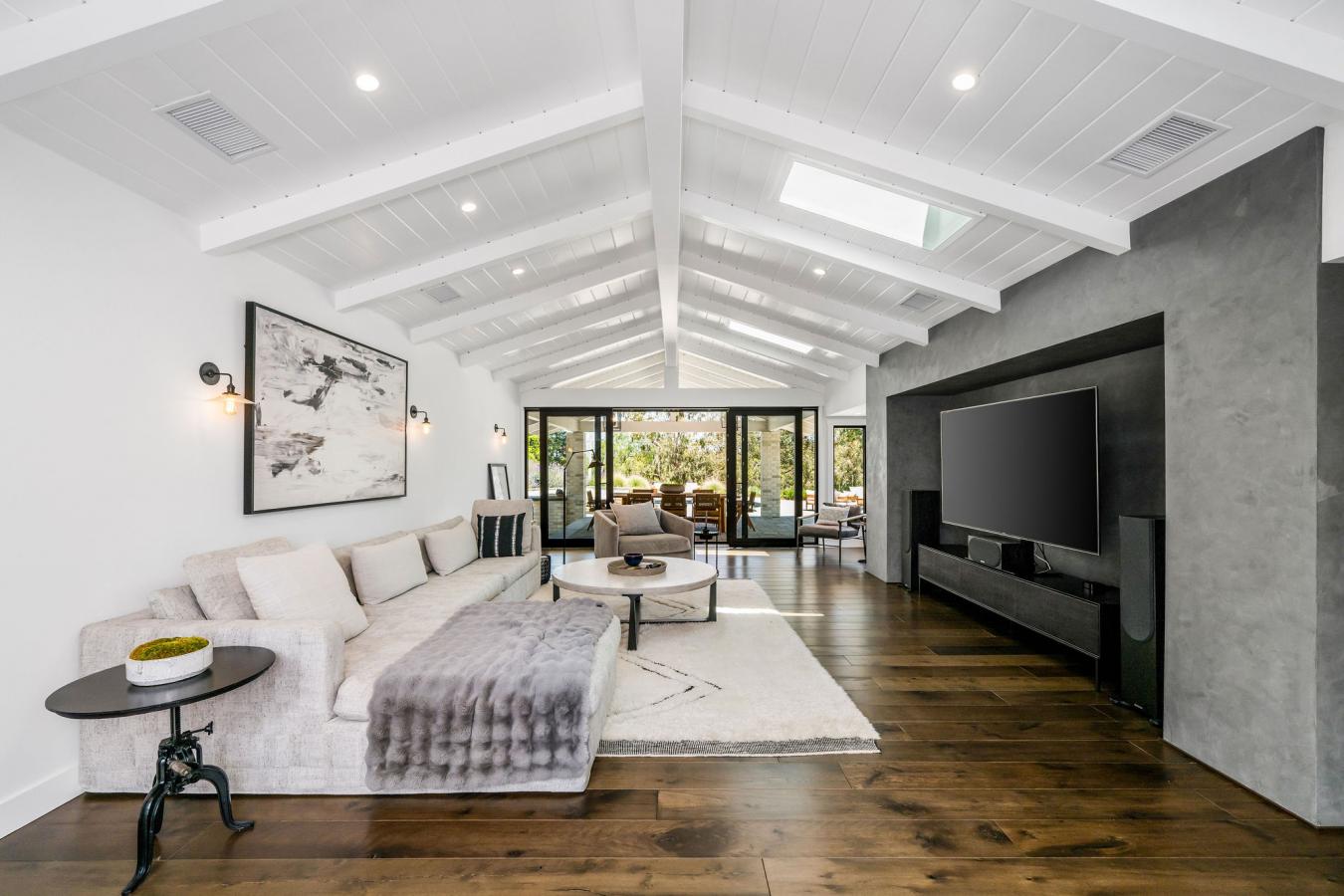 Hidden Hills, California, 91302, United States, 6 Bedrooms Bedrooms, ,8 BathroomsBathrooms,Residential,For Sale,1938519