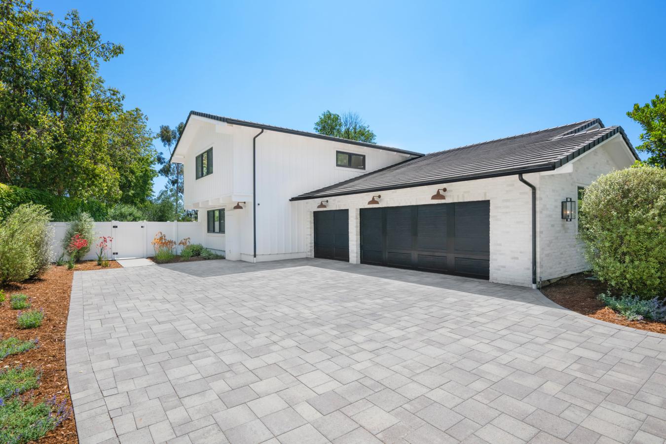 Hidden Hills, California, 91302, United States, 6 Bedrooms Bedrooms, ,8 BathroomsBathrooms,Residential,For Sale,1938519