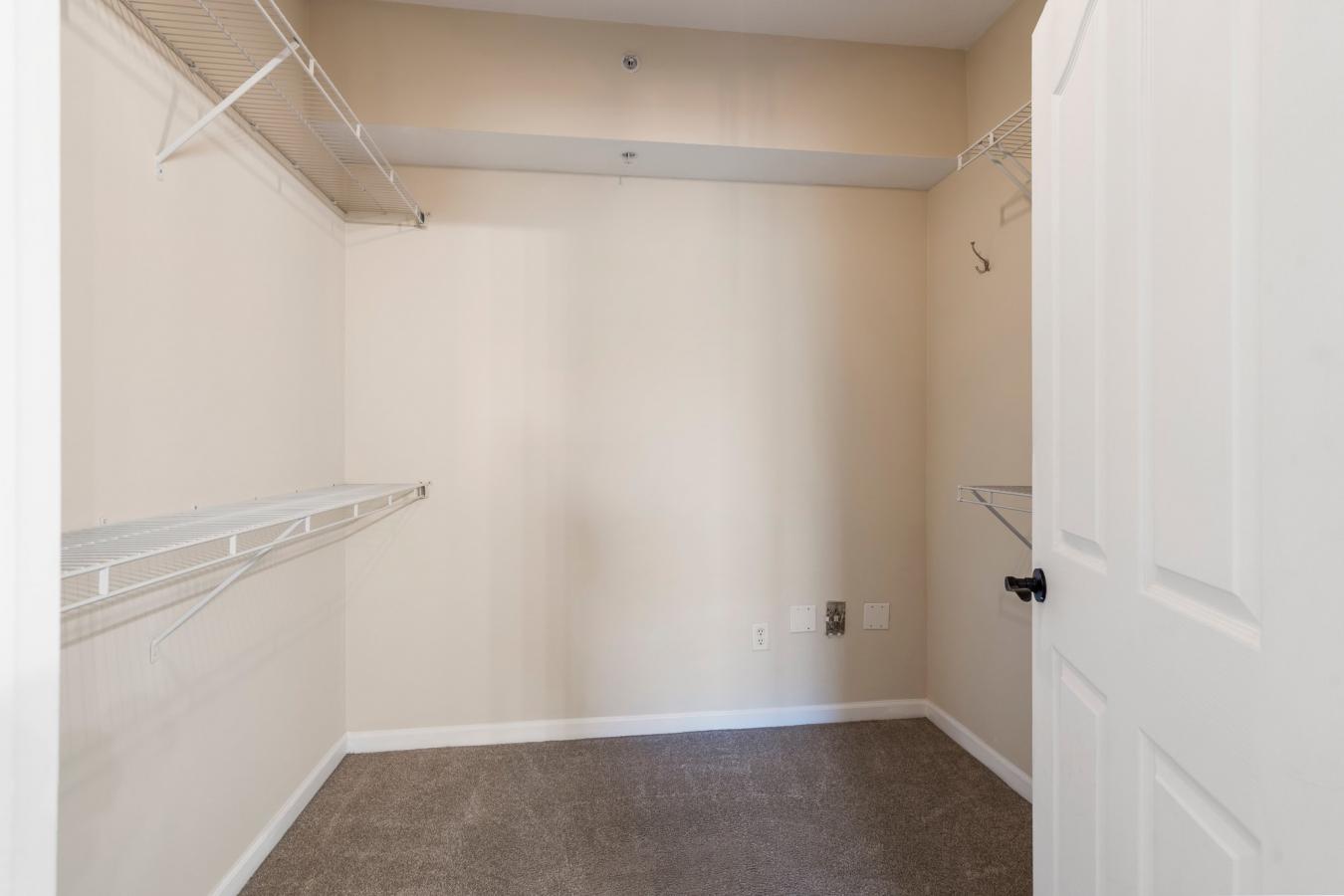 Welcome home to this Beautifully updated condo situated right in St. J – image 7