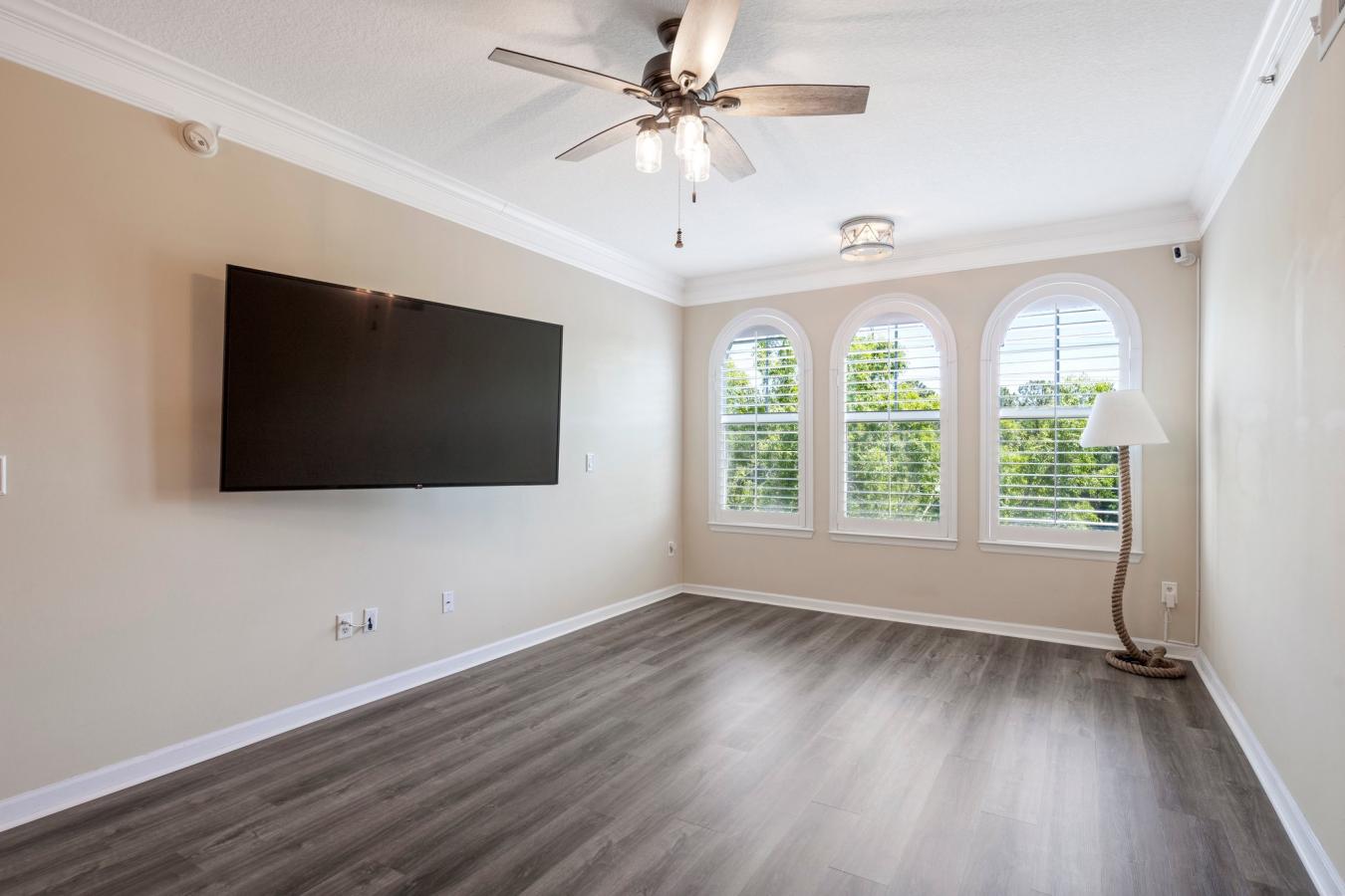 Welcome home to this Beautifully updated condo situated right in St. J – image 18