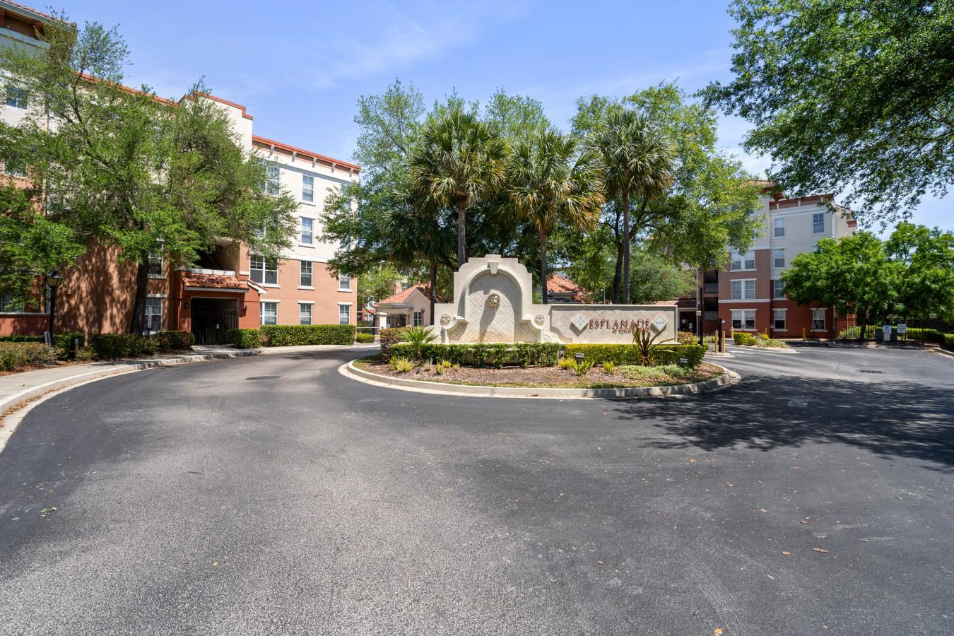 Welcome home to this Beautifully updated condo situated right in St. J – image 2