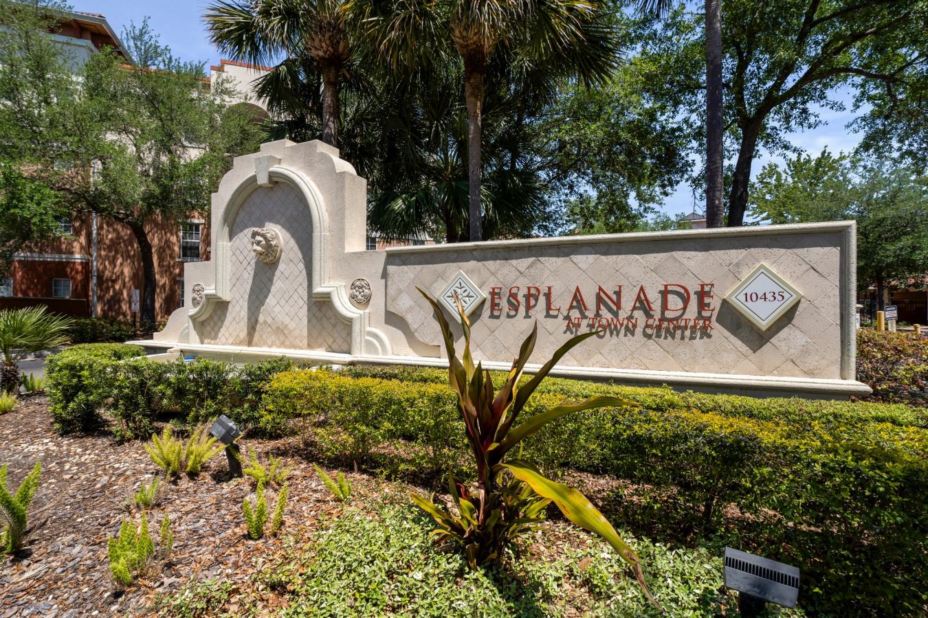 Welcome home to this Beautifully updated condo situated right in St. J – image 3