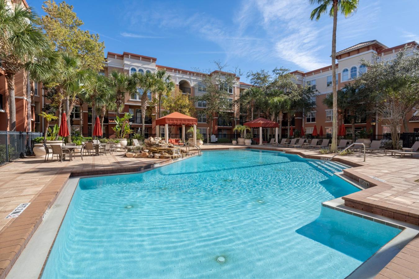 Welcome home to this Beautifully updated condo situated right in St. J – image 4