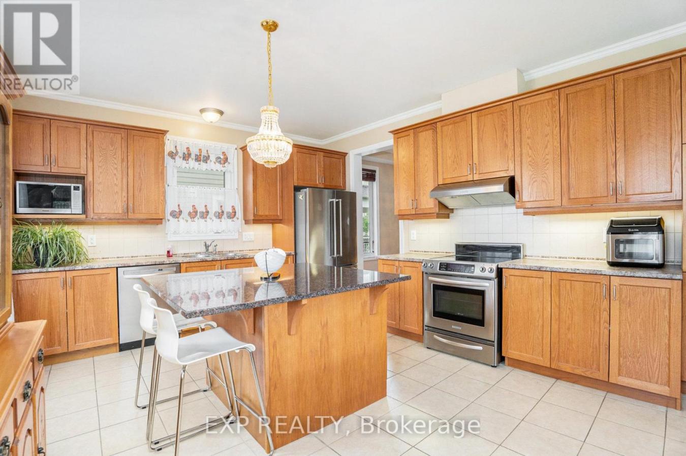 Ottawa, ON, K2J 0T8, Canada, 6 Bedrooms Bedrooms, ,5 BathroomsBathrooms,Residential,For Sale,1858628