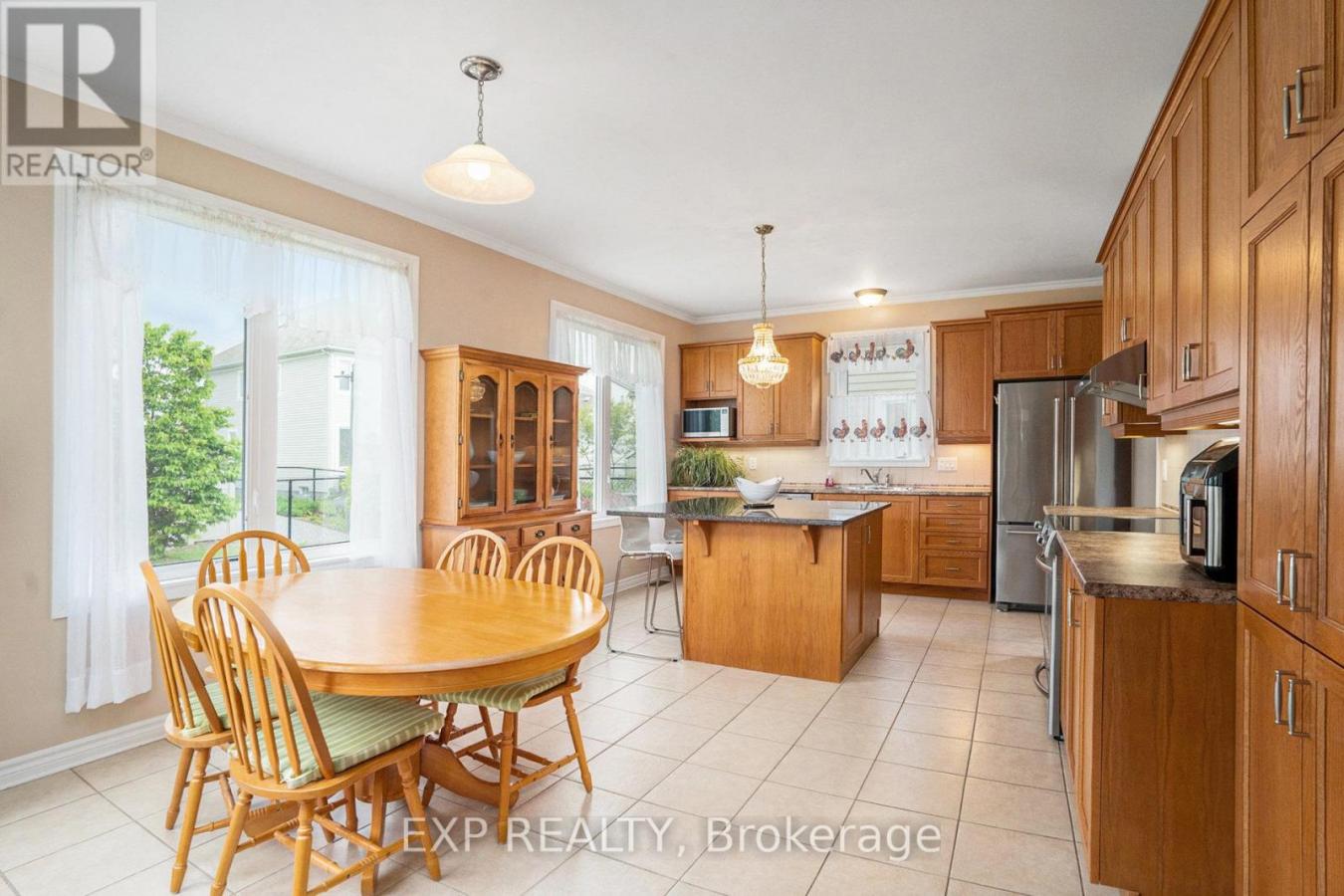 Ottawa, ON, K2J 0T8, Canada, 6 Bedrooms Bedrooms, ,5 BathroomsBathrooms,Residential,For Sale,1858628