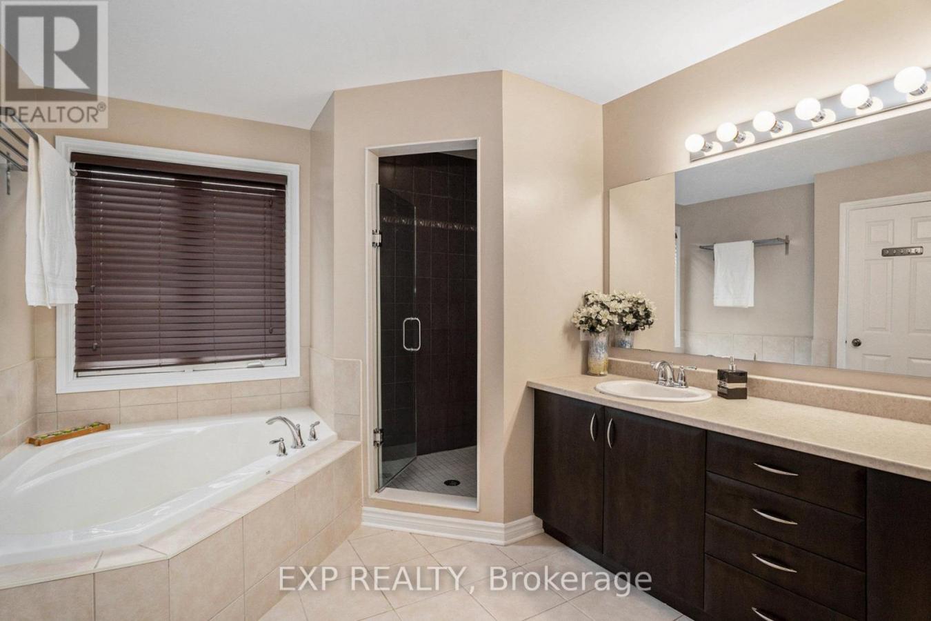 Ottawa, ON, K2J 0T8, Canada, 6 Bedrooms Bedrooms, ,5 BathroomsBathrooms,Residential,For Sale,1858628