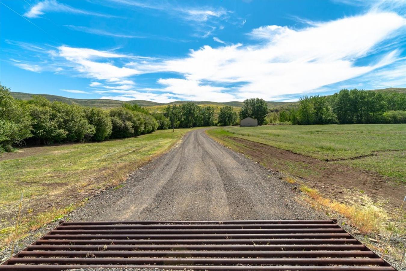 Cambridge, Washington, 83610, United States, 4 Bedrooms Bedrooms, ,3 BathroomsBathrooms,Residential,For Sale,1858623