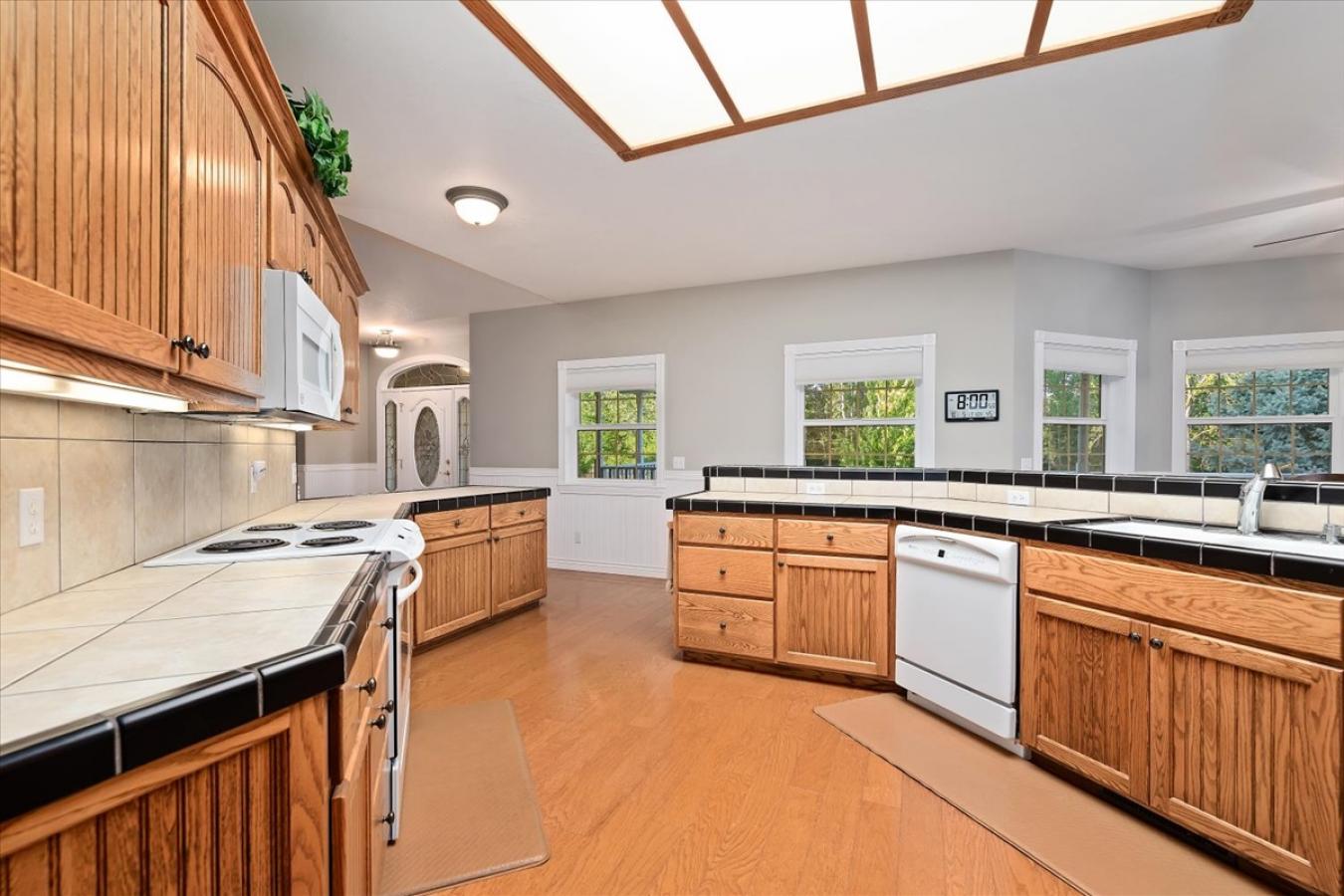 Cambridge, Washington, 83610, United States, 4 Bedrooms Bedrooms, ,3 BathroomsBathrooms,Residential,For Sale,1858623