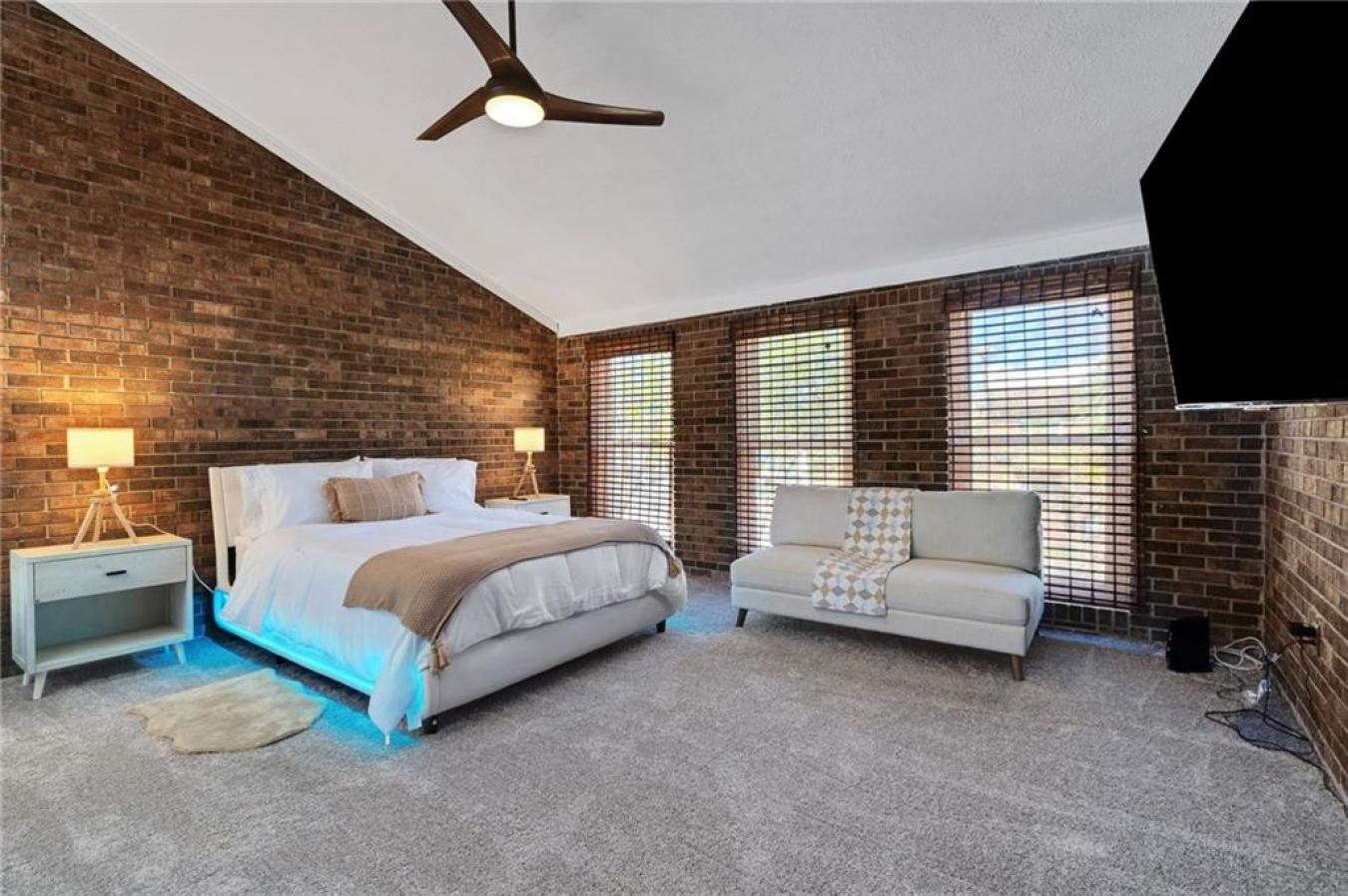 Atlanta, Georgia, 30308, United States, 2 Bedrooms Bedrooms, ,2 BathroomsBathrooms,Residential,For Sale,1858621