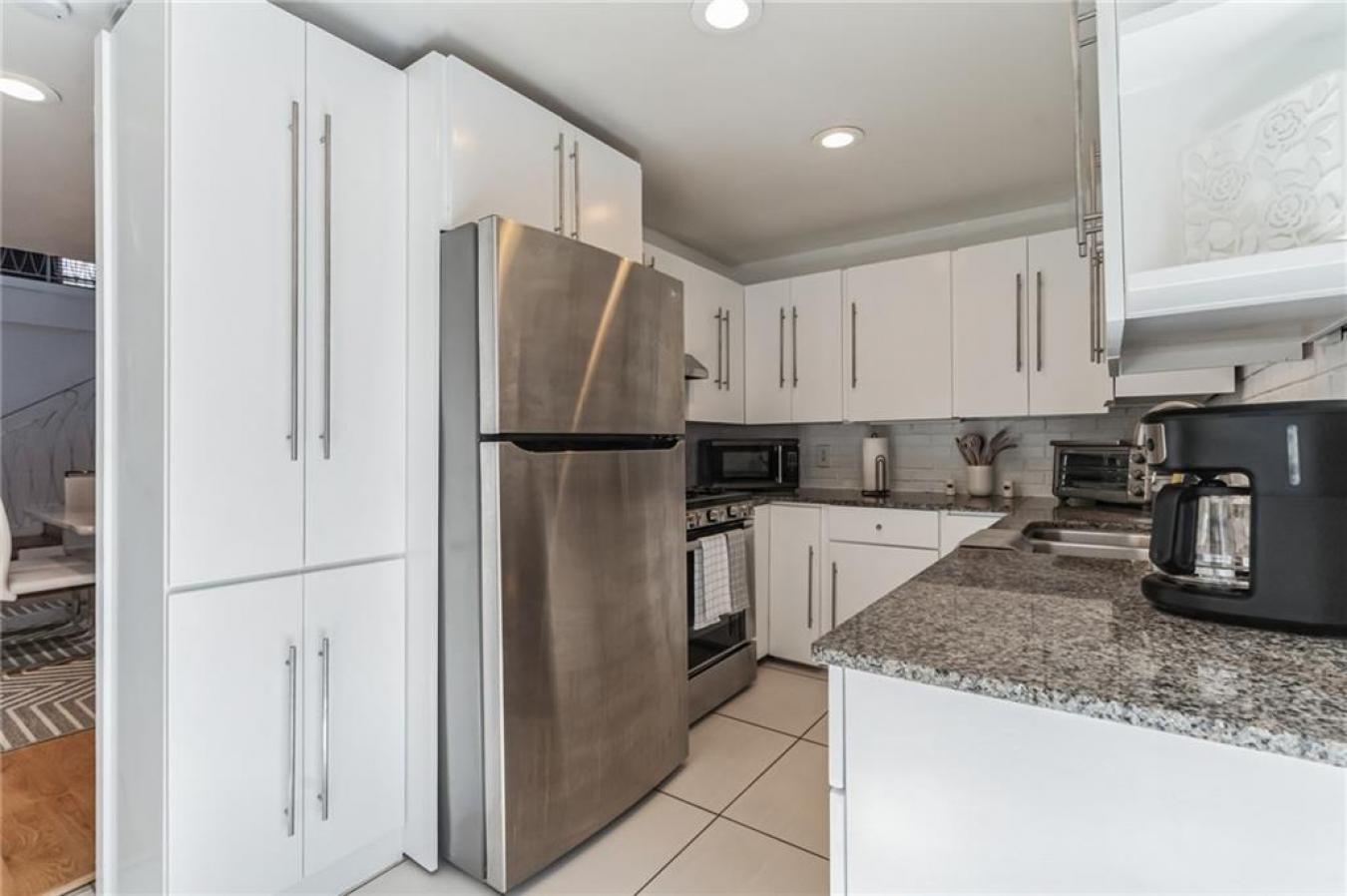 Atlanta, Georgia, 30308, United States, 2 Bedrooms Bedrooms, ,2 BathroomsBathrooms,Residential,For Sale,1858621