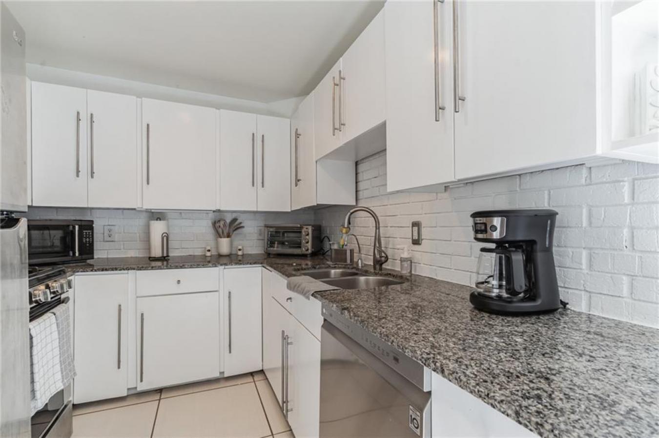 Atlanta, Georgia, 30308, United States, 2 Bedrooms Bedrooms, ,2 BathroomsBathrooms,Residential,For Sale,1858621