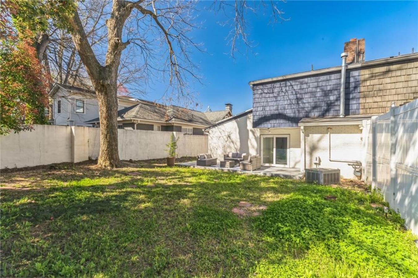 Atlanta, Georgia, 30308, United States, 2 Bedrooms Bedrooms, ,2 BathroomsBathrooms,Residential,For Sale,1858621