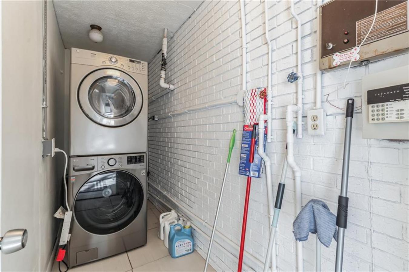 Atlanta, Georgia, 30308, United States, 2 Bedrooms Bedrooms, ,2 BathroomsBathrooms,Residential,For Sale,1858621