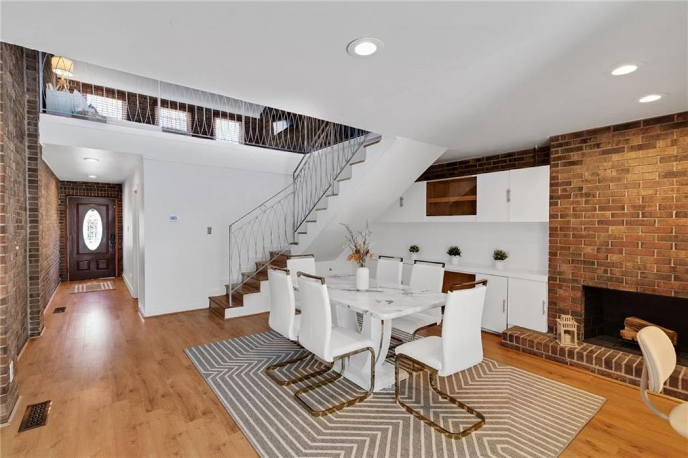 Atlanta, Georgia, 30308, United States, 2 Bedrooms Bedrooms, ,2 BathroomsBathrooms,Residential,For Sale,1858621