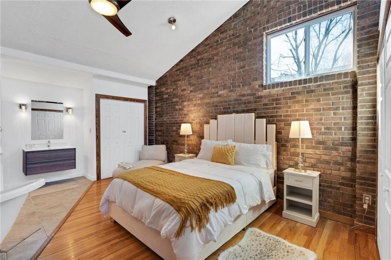 Atlanta, Georgia, 30308, United States, 2 Bedrooms Bedrooms, ,2 BathroomsBathrooms,Residential,For Sale,1858621