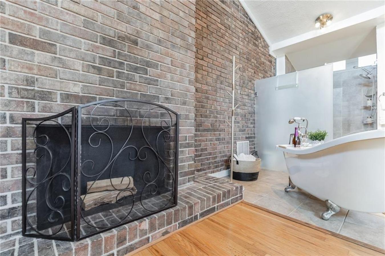 Atlanta, Georgia, 30308, United States, 2 Bedrooms Bedrooms, ,2 BathroomsBathrooms,Residential,For Sale,1858621