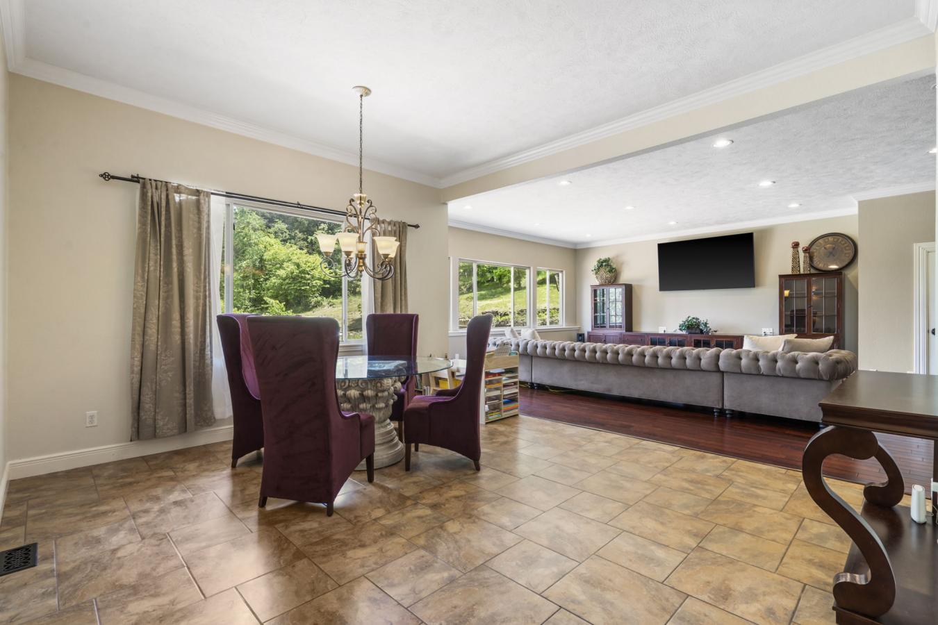 Branson, Taney, 65616, United States, 5 Bedrooms Bedrooms, ,3 BathroomsBathrooms,Residential,For Sale,1858619