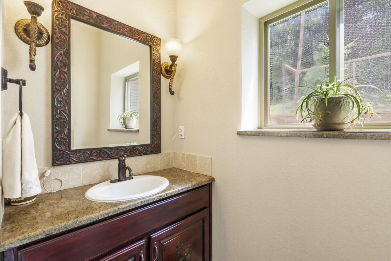 Branson, Taney, 65616, United States, 5 Bedrooms Bedrooms, ,3 BathroomsBathrooms,Residential,For Sale,1858619