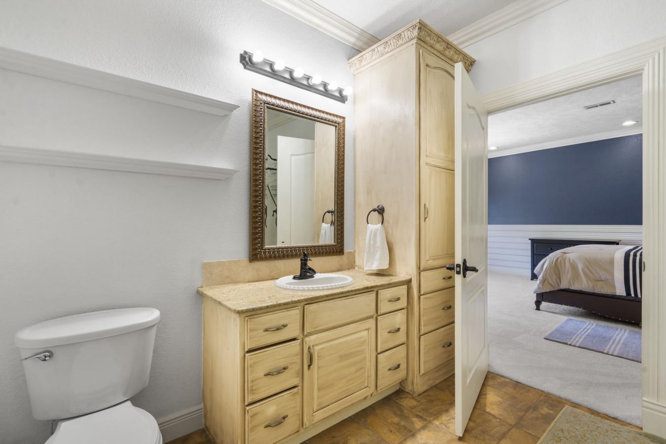 Branson, Taney, 65616, United States, 5 Bedrooms Bedrooms, ,3 BathroomsBathrooms,Residential,For Sale,1858619