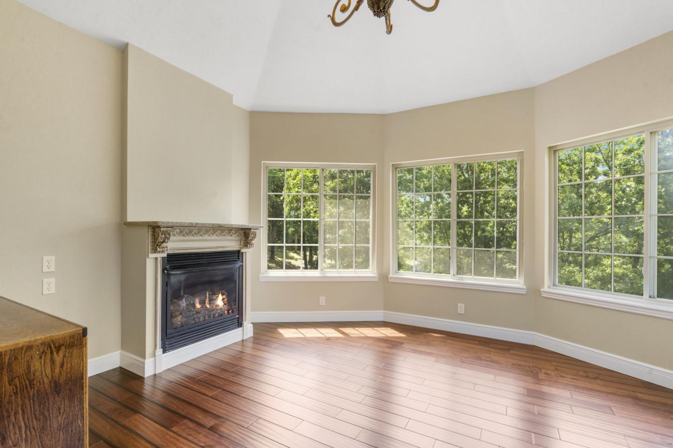 Branson, Taney, 65616, United States, 5 Bedrooms Bedrooms, ,3 BathroomsBathrooms,Residential,For Sale,1858619