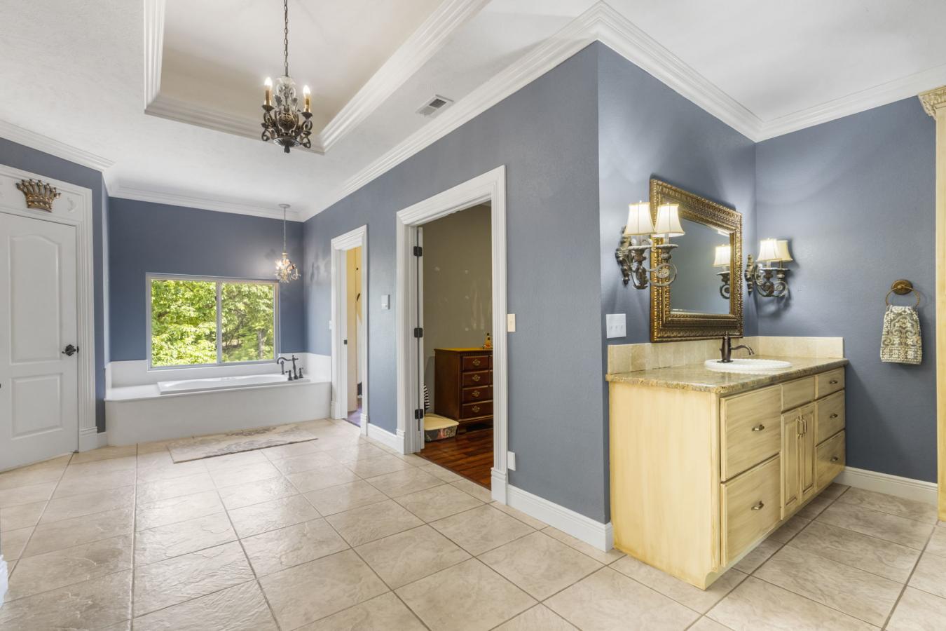 Branson, Taney, 65616, United States, 5 Bedrooms Bedrooms, ,3 BathroomsBathrooms,Residential,For Sale,1858619