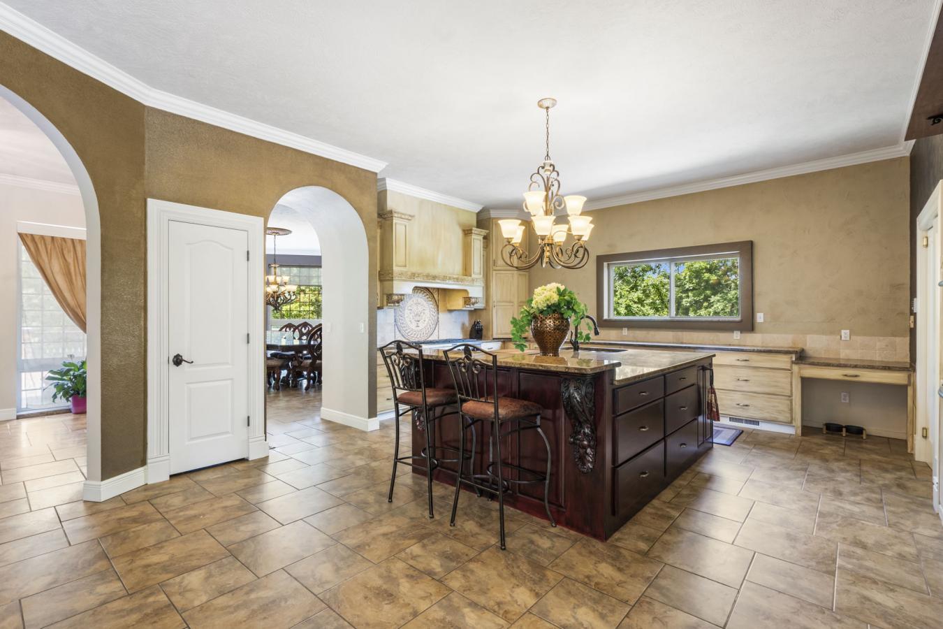 Branson, Taney, 65616, United States, 5 Bedrooms Bedrooms, ,3 BathroomsBathrooms,Residential,For Sale,1858619