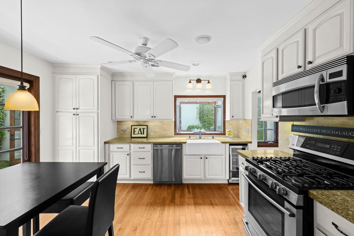 West Hollywood, California, 90046, United States, 3 Bedrooms Bedrooms, ,2 BathroomsBathrooms,Residential,For Sale,1858617