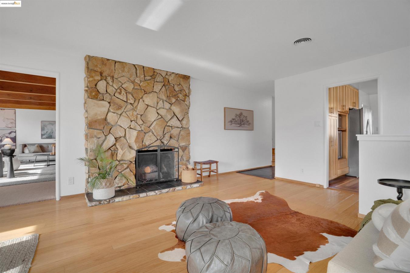 El Cerrito, California, 94530, United States, 4 Bedrooms Bedrooms, ,2 BathroomsBathrooms,Residential,For Sale,1858615