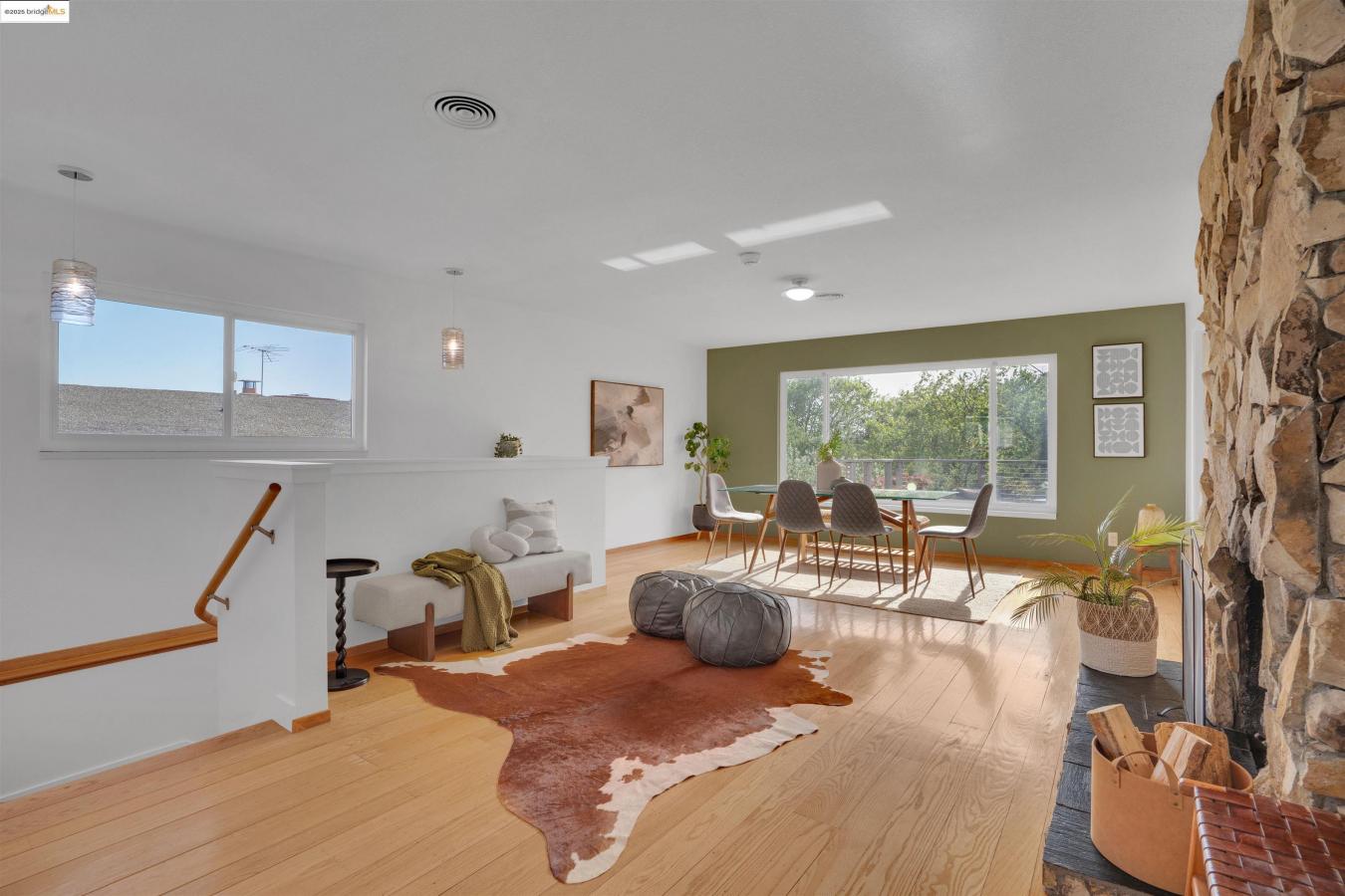 El Cerrito, California, 94530, United States, 4 Bedrooms Bedrooms, ,2 BathroomsBathrooms,Residential,For Sale,1858615